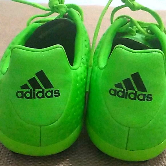 Soccer cleats by Adidas - Picture 3 of 5